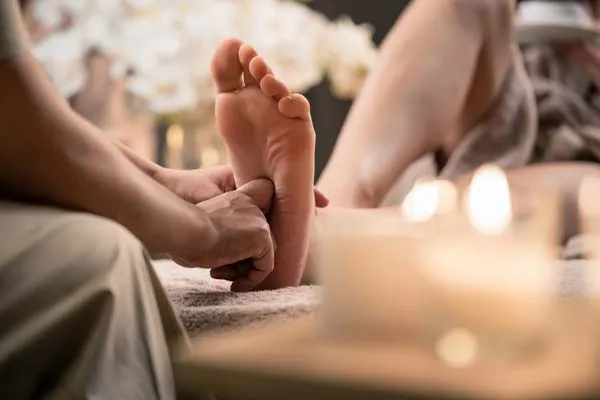 Réflexologie plantaire ou palmaire quel est le mieux pour une femme enceinte ?, Épernay, E'sens de Vie
