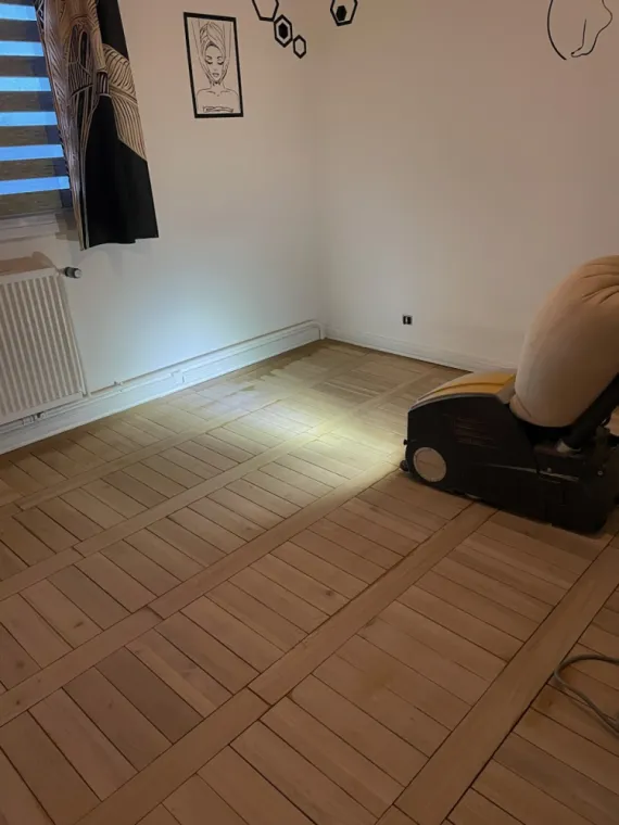 Cabinet E’sens de vie en plein renouveau : parquet en cours de ponçage pour offrir un lieu encore plus accueillant et serein-E'sens de Vie-Epernay